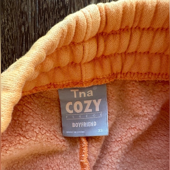 Aritzia TNA NEW cozy fleece boyfriend sweatpant size XS - Picture 4 of 5